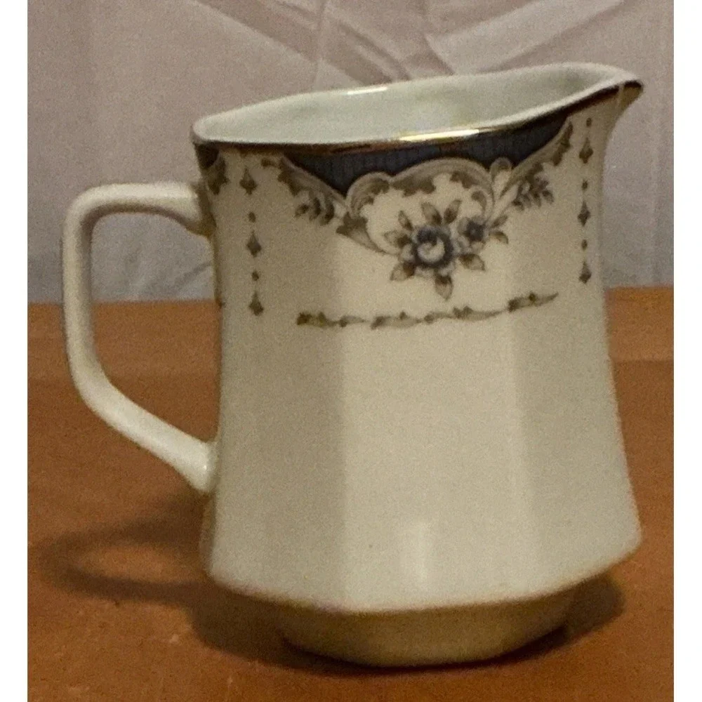 Seizing Fine China Mood‎ Indigo 7936 Cream And Sugar Bowls, Retired